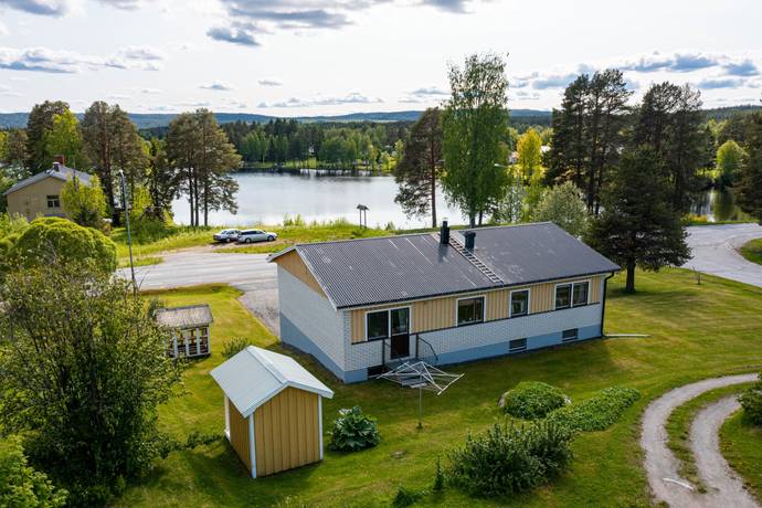villa på Rossövägen 13 Hoting, Strömsunds kommun - bild 4