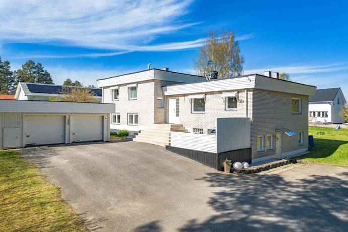8 rum villa på Östermovägen 31B Skönsmon, Sundsvalls kommun - bild 1