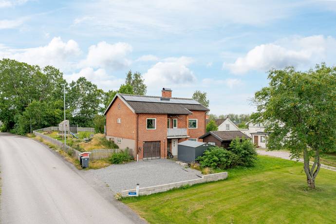 4 rum villa på Björkövägen 2 Valla, Katrineholms kommun - bild 1