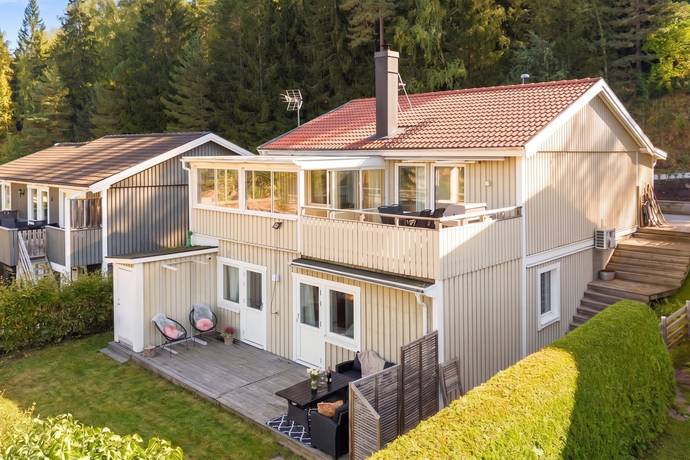 Strandbacken 10, Uttran, Botkyrka kommun