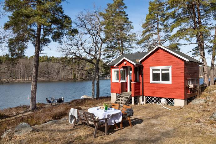 2 rum fritidshus på Mjölknäsvägen 19 Skälsmara, Värmdö kommun - bild 1