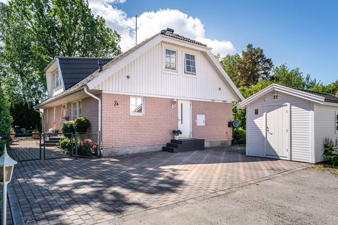 7 rum villa på Sätthammarvägen 7A Segeltorp, Huddinge kommun - bild 1