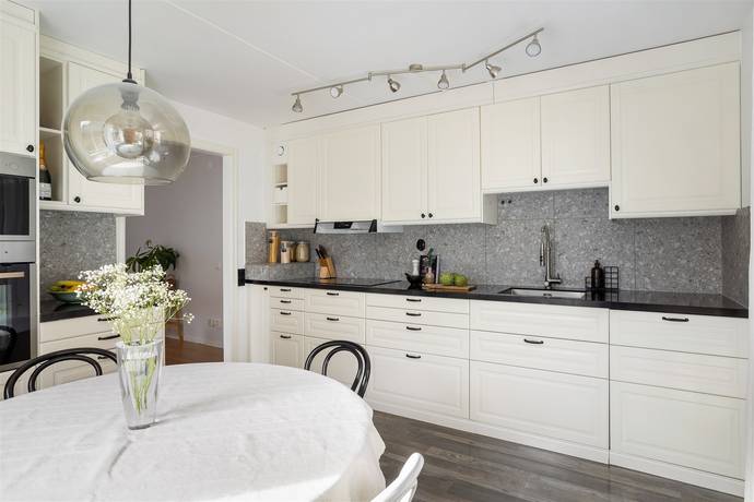 2 rum lägenhet på Eksätravägen 152 Tomtebo/Södra Gottsunda, Uppsala kommun - bild 3