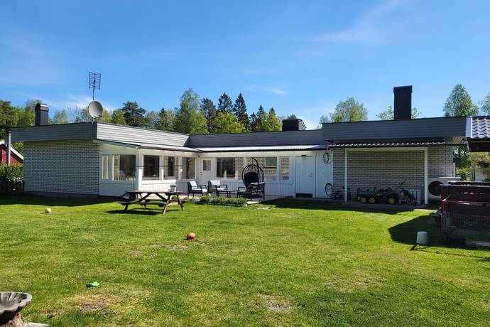 5 rum villa på Källvägen 22 Stjärnhov, Gnesta kommun - bild 2