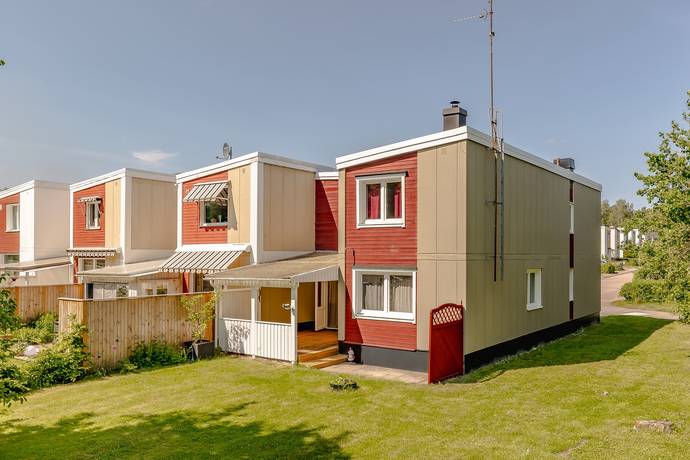 6 rum parhus på Skymnäsgatan 24 Lorensberg, Karlstads kommun - bild 1