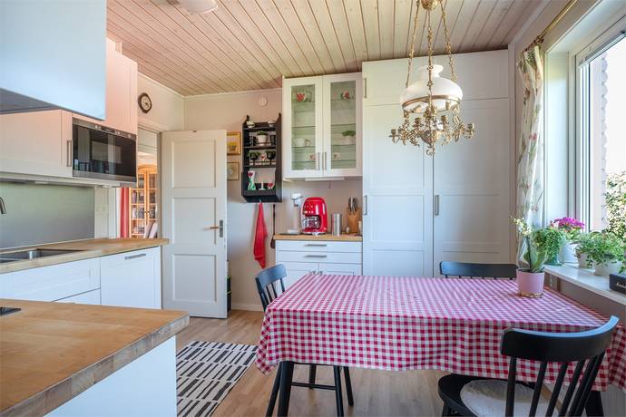 9 rum Villa på Alsteråvägen 14 Ålem Mönsterås kommun - bild 14