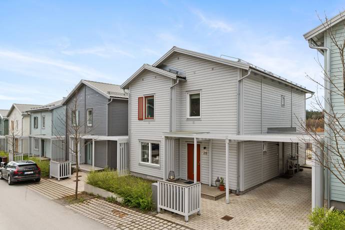 5 rum villa på Silverskattsvägen 28 Täljöviken, Österåkers kommun - bild 1