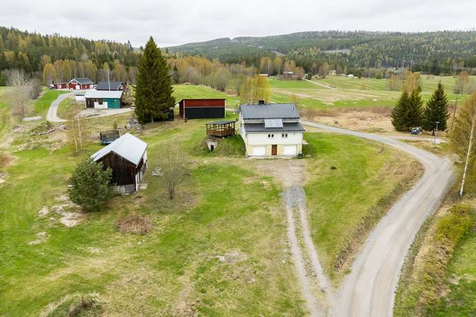 8 rum gård/skog på Hällsjö 511 Hällsjö, Sundsvalls kommun - bild 2