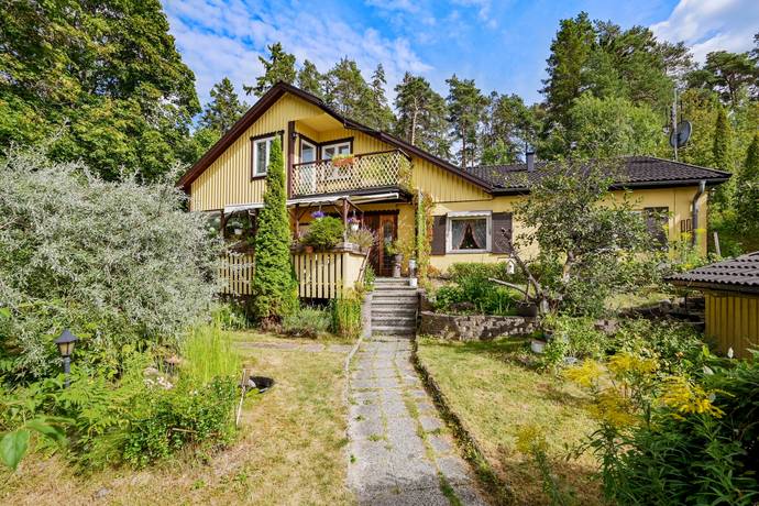 Bergstigsvägen 5A, Odenslunda, Upplands Väsby kommun