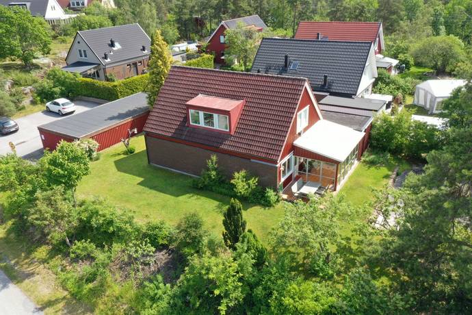 6 rum villa på Gulmåravägen 10 Sjukyrkoberget, Upplands Väsby kommun - bild 2