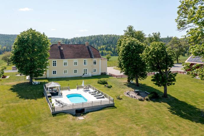 10 rum gård med jordbruk på Mjölsefall 1 Kisa, Kinda kommun - bild 4