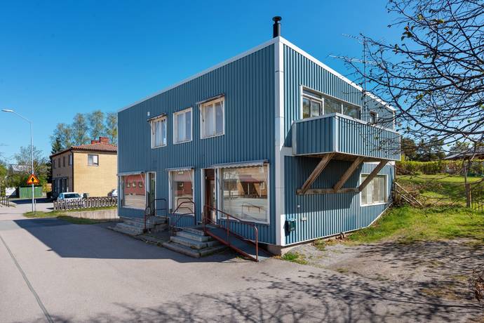 villa på Carl Wahrens väg 15 Hallstavik, Norrtälje kommun - bild 2