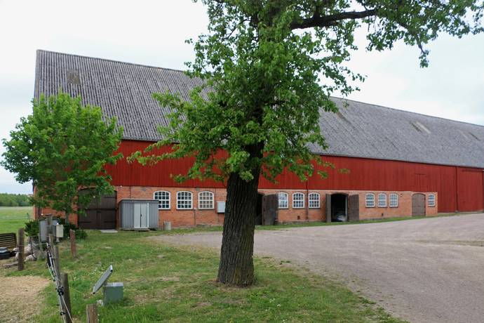Gård med jordbruk på Govlösa Mjölby kommun - bild 6