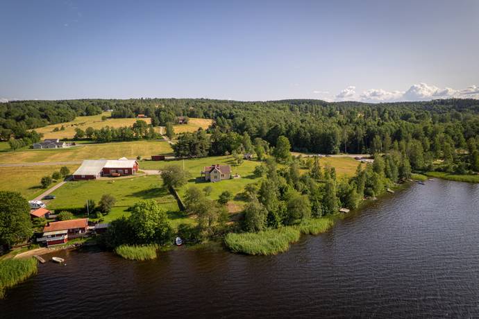 5 rum gård/skog på Varpet 2 Mullsjön, Hjo kommun - bild 3