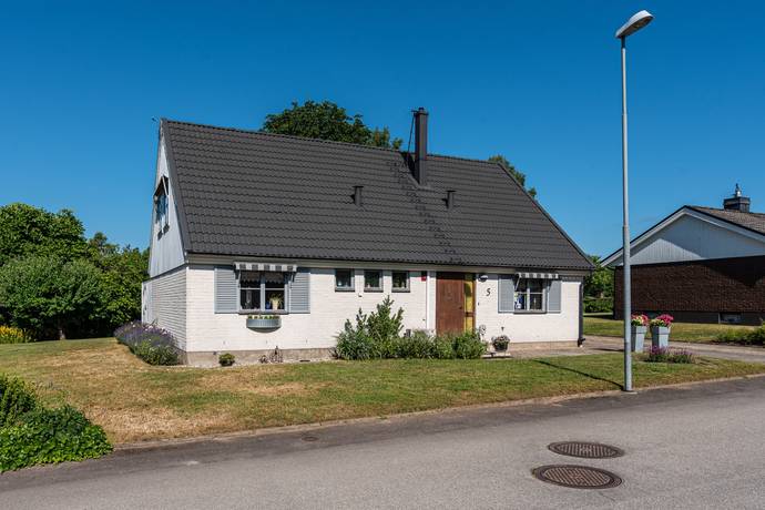 6 rum villa på Kullavägen 5 Urshult, Tingsryds kommun - bild 1