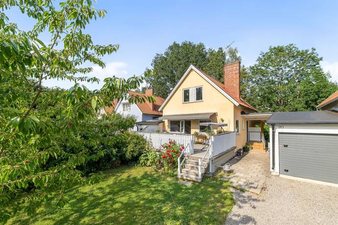7 rum villa på Vattenverksvägen 20 Åkerstorp, Österåkers kommun - bild 1