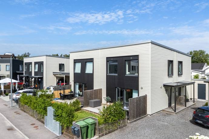 3 rum radhus på Silvervägen 15D Stenby, Eskilstuna kommun - bild 1