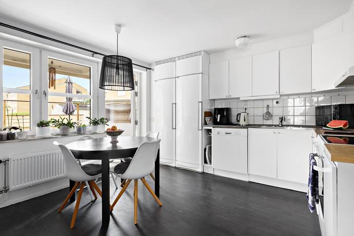 4 rum lägenhet på Trefaldighetsvägen 8A, bv Gribbylund, Täby kommun - bild 4