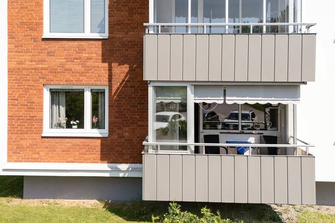 3 rum lägenhet på Flodins väg 10 Abborrberget, Strängnäs kommun - bild 2