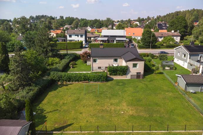 7 rum villa på Rissnavägen 29 Bromsten, Stockholms kommun - bild 3