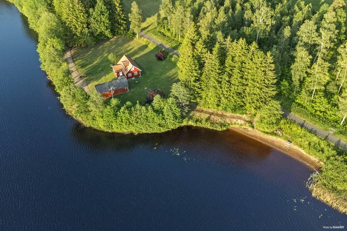 4 rum gård utan jordbruk på Killhult 7787 Skånes Fagerhult, Örkelljunga kommun - bild 1