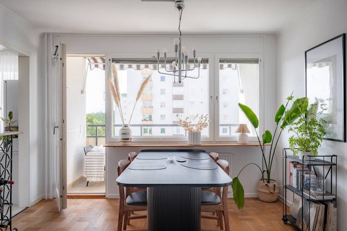 3 rum lägenhet på Eskadervägen 30 Näsby Park, Täby kommun - bild 2