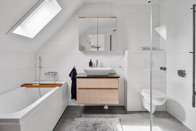 6 rum radhus på Tidlösavägen 7 Sjukyrkoberget, Upplands Väsby kommun - bild 2