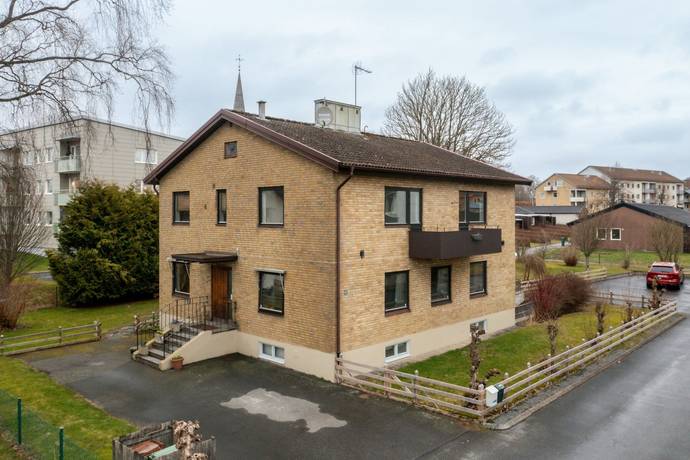 Kullängsgatan 3, Skene, Marks kommun