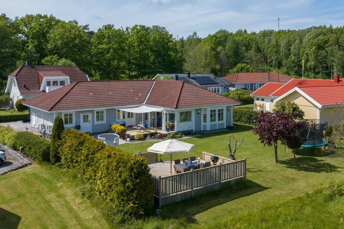5 rum villa på Aprilvägen 5 Kurveröd, Uddevalla kommun - bild 1
