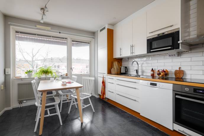 2 rum lägenhet på Stödjegränd 63 Solhaga, Örebro kommun - bild 1