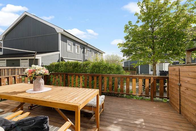 3 rum radhus på Odenvägen 20B Centrala Märsta, Sigtuna kommun - bild 2