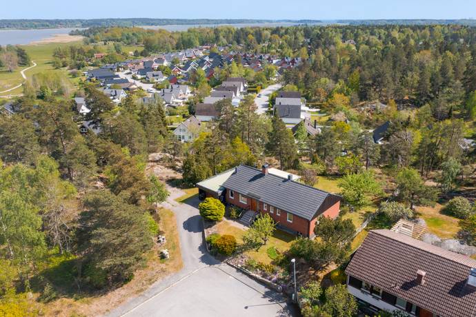 7 rum villa på Musseronvägen 16 Bryngelstorp, Nyköpings kommun - bild 1