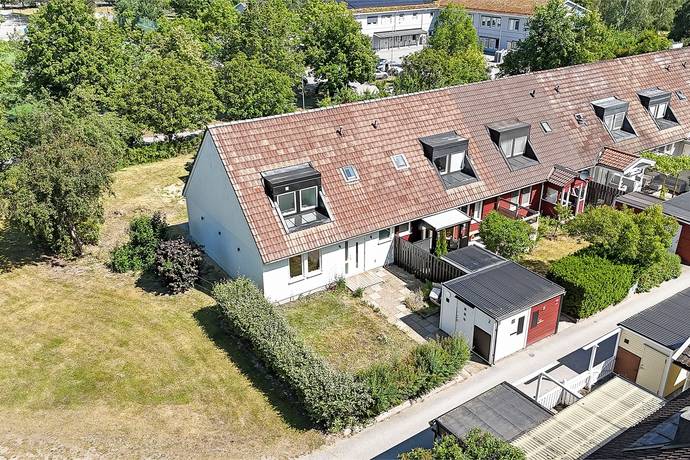 5 rum radhus på Förlikningsvägen 2 Botkyrka-Alby, Botkyrka kommun - bild 1