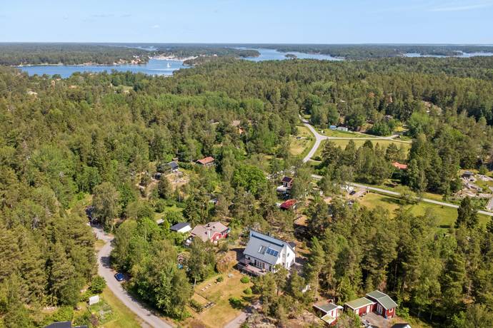 6 rum villa på Ängsvägen 23 Barnvik, Värmdö kommun - bild 1