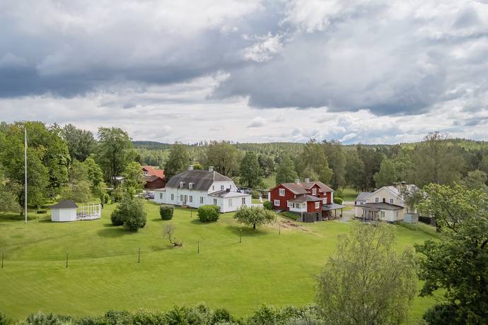 10 rum gård/skog på Bredsjö 101 Bredsjö, Hällefors kommun - bild 2