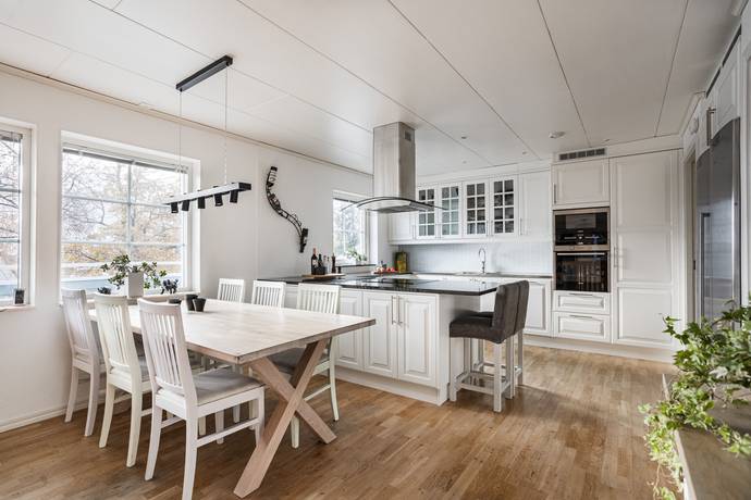 6 rum villa på Rosenlundsvägen 6 Bro/Finnsta, Upplands-Bro kommun - bild 3