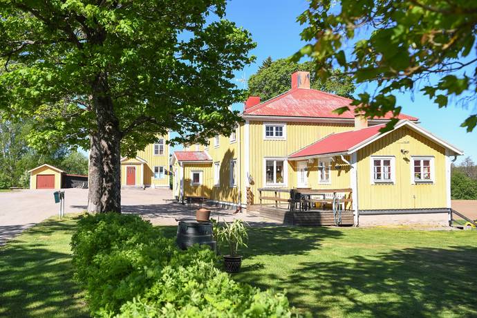 405 m² Villa på Persbacka allé 6, 8 och 10 Hille Gävle kommun - bild 7