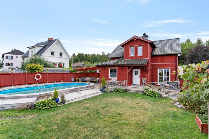 4 rum villa på Rosenhällsgatan 33 Snopptorp, Eskilstuna kommun - bild 1