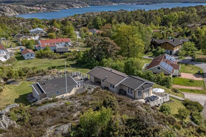 4 rum villa på Körsbärsvägen 4 Grundsund, Lysekils kommun - bild 1