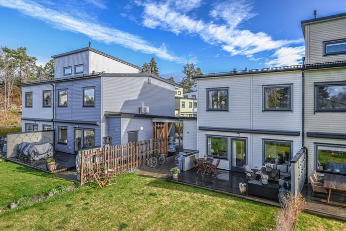 Ekerövallens väg 11, Träkvista, Ekerö kommun