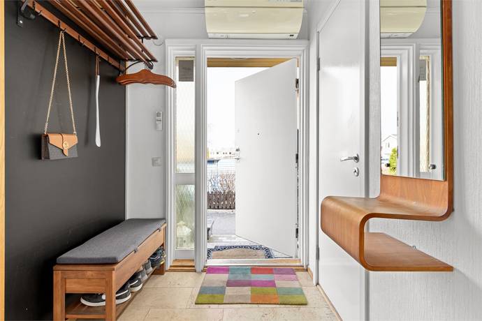 6 rum kedjehus på Ängsullsvägen 21 Vällingby - Kälvesta, Stockholms kommun - bild 2