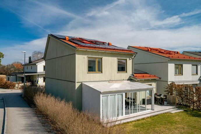 5 rum Villa på Vetegatan 23 Eds Allé Upplands Väsby kommun - bild 1