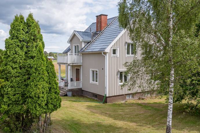 5 rum villa på Kyrkbyn 35 Östmark med omnejd, Torsby kommun - bild 1