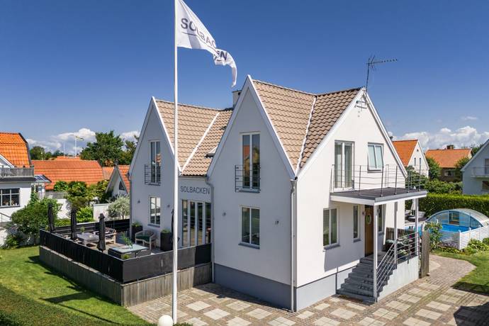 7 rum villa på Byvägen 4 Vejbystrand, Ängelholms kommun - bild 1