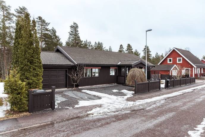 Lapp Anders väg 102, Stora Tuna, Borlänge kommun