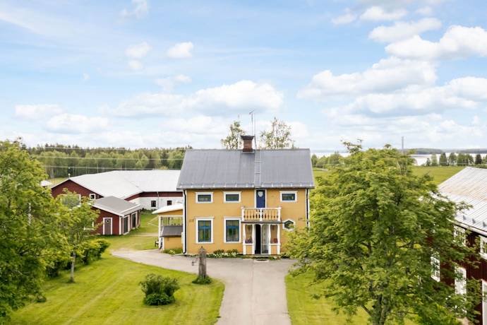 7 rum gård med jordbruk på Risselåsvägen 112 Strömsund, Strömsunds kommun - bild 3