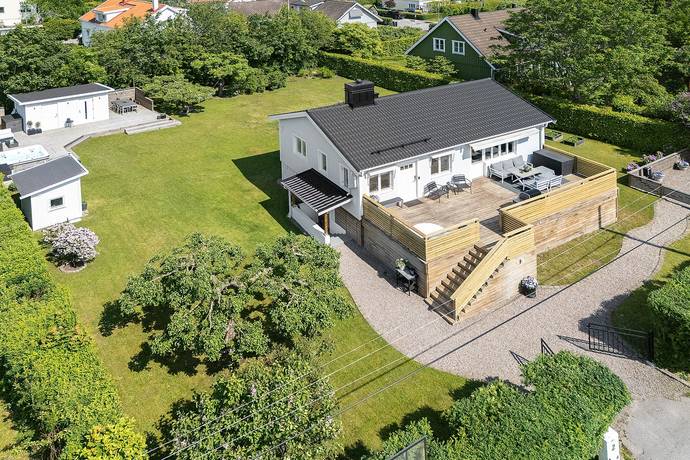 5 rum villa på Jungfrustigen 2 Näsbypark, Täby kommun - bild 1
