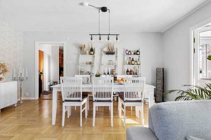 3 rum lägenhet på Hjortmossegatan 90 Hjortmossen, Trollhättans kommun - bild 2