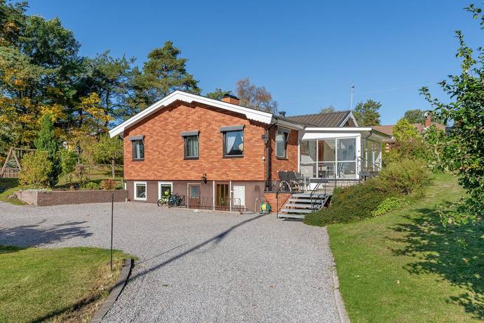 9 rum Villa på Glottervägen 17B-C Åby Norrköpings kommun - bild 32