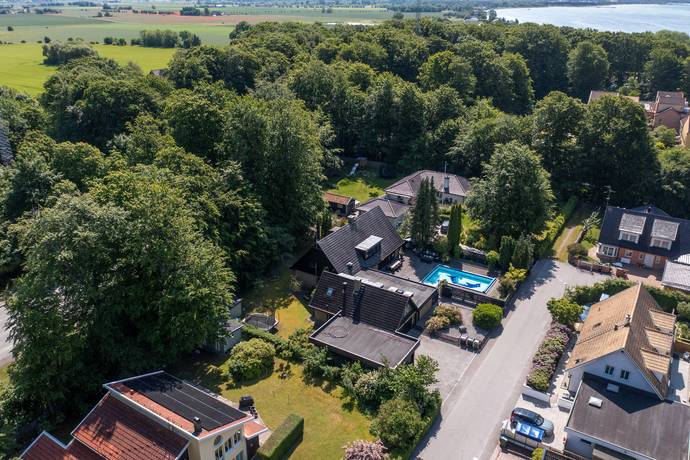 8 rum villa på Första parkvägen 3 Bjärred, Lomma kommun - bild 1